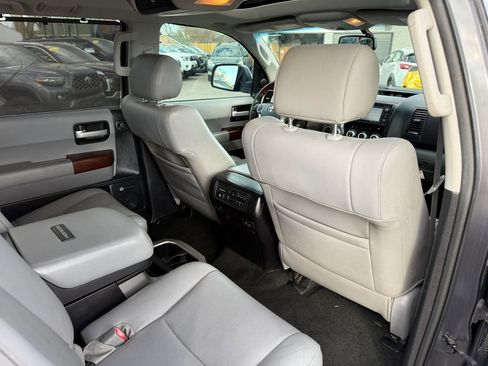 Used 2014 Toyota Sequoia Platinum w/ Preferred Accessory Package image 19
