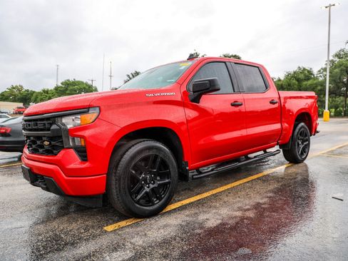 Used 2022 Chevrolet Silverado 1500 Custom RWD image 3
