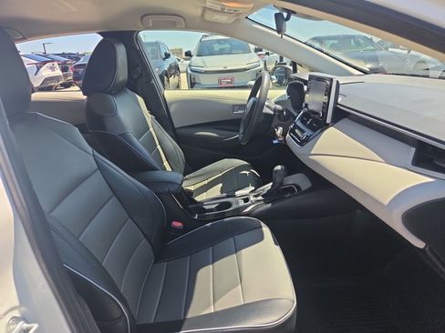 Used 2020 Toyota Corolla LE FWD image 19