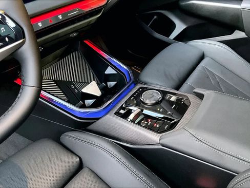 Used 2025 BMW X3 xDrive30i w/ Premium Package image 16