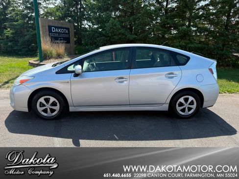 Used 2012 Toyota Prius Two FWD image 1