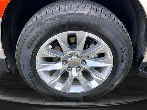 Used 2024 Chevrolet Tahoe Premier AWD/4WD image 9