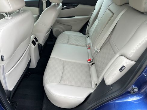 Used 2022 Nissan Rogue Sport SV w/ Technology Package image 18