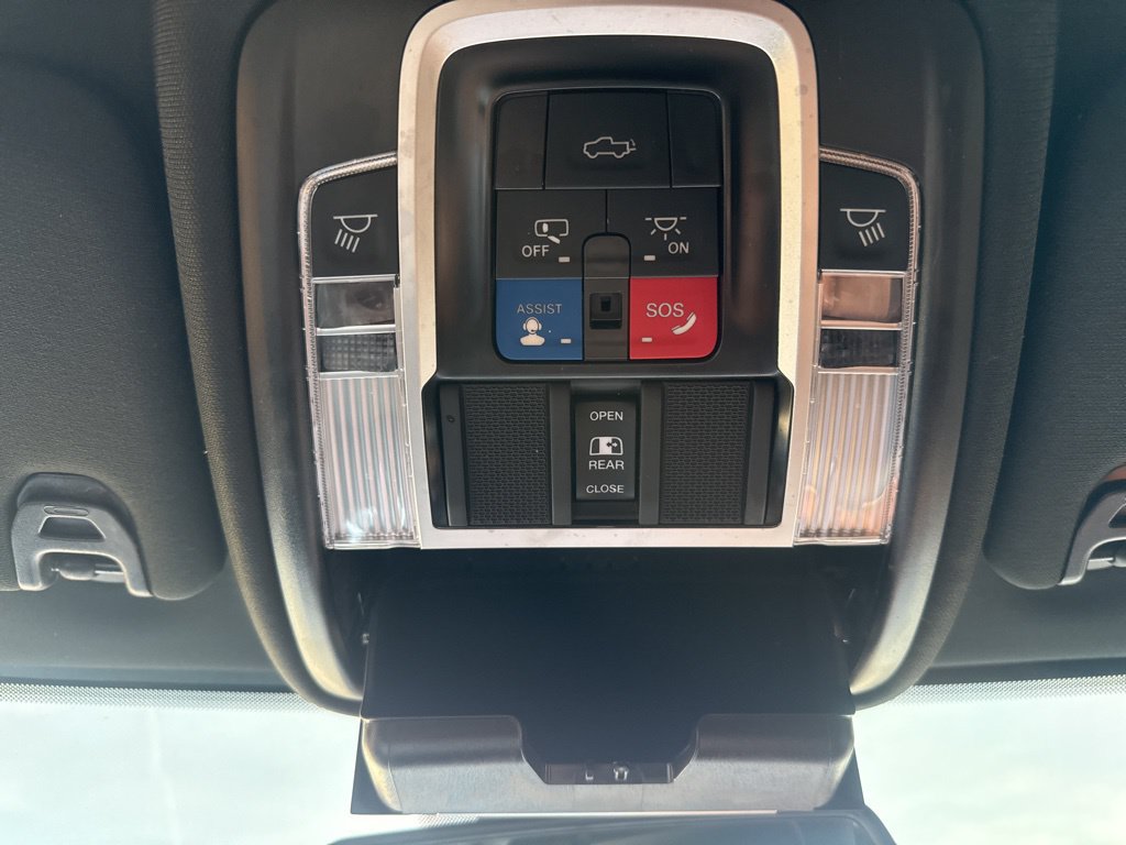 Used 2023 RAM 2500 Limited AWD/4WD image 30