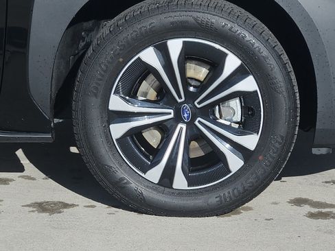 Used 2024 Subaru Solterra Premium image 2