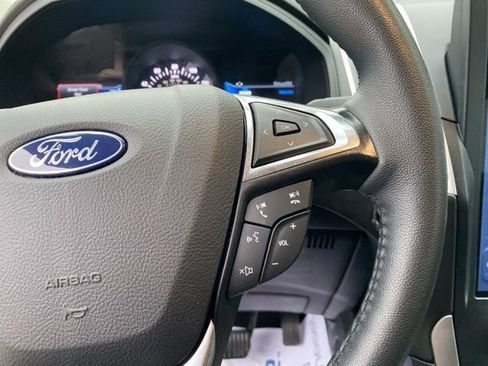 Used 2024 Ford Edge SEL image 25
