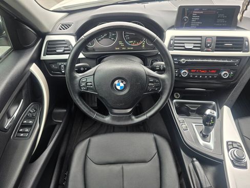 Used 2013 BMW 328i xDrive Sedan AWD/4WD image 2