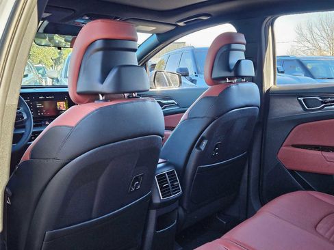 Certified 2024 Kia Sportage SX image 16