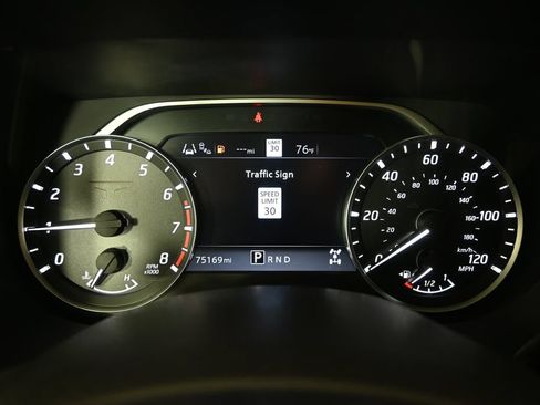 Used 2021 Nissan Titan SV w/ SV Convenience Package AWD/4WD image 24