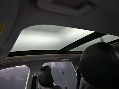 Used 2018 Ford Edge SEL w/ Equipment Group 201A FWD image 18