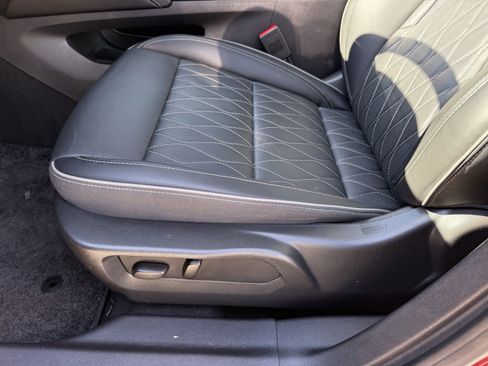 Used 2023 Buick Envision Avenir image 26