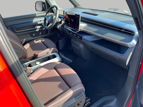 New 2025 Volkswagen ID. Buzz Pro S Plus AWD/4WD image 10