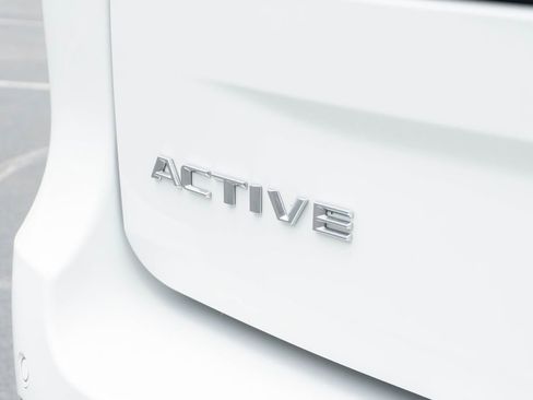 Used 2025 Ford Expedition Active RWD image 12