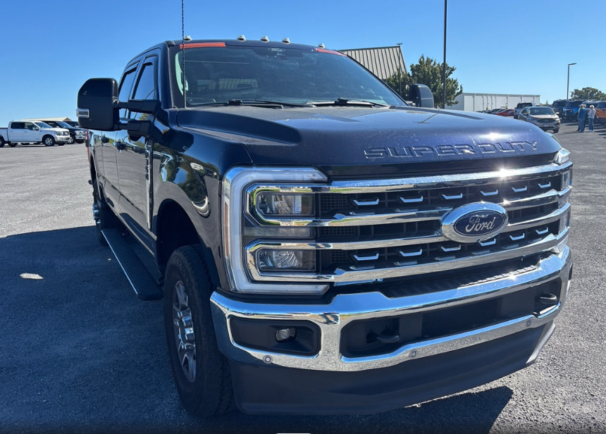 Used 2024 Ford F350 Lariat w/ Lariat Ultimate Package AWD/4WD image 3
