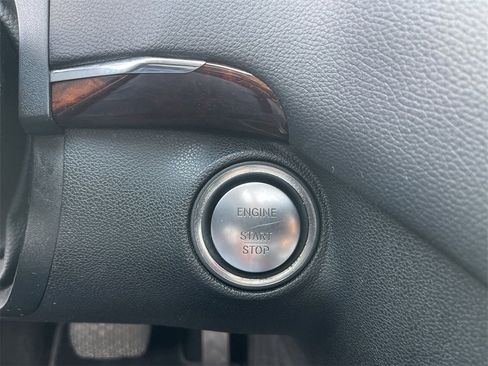 Used 2012 Mercedes-Benz GL 450 4MATIC image 17