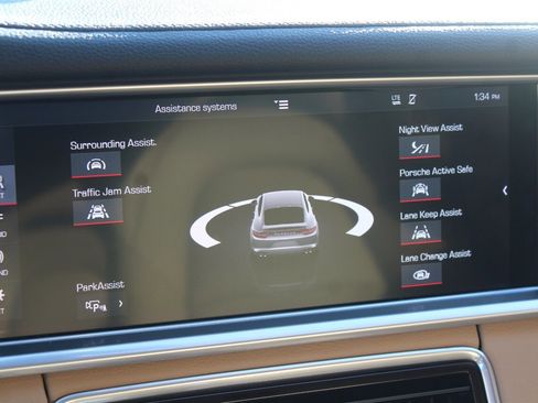 Used 2018 Porsche Panamera 4 image 9