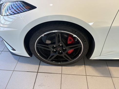 Used 2024 Chevrolet Corvette Stingray Preferred Cpe w/ Battery Protection Package image 8