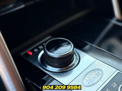 Used 2018 Land Rover Discovery HSE AWD/4WD image 18