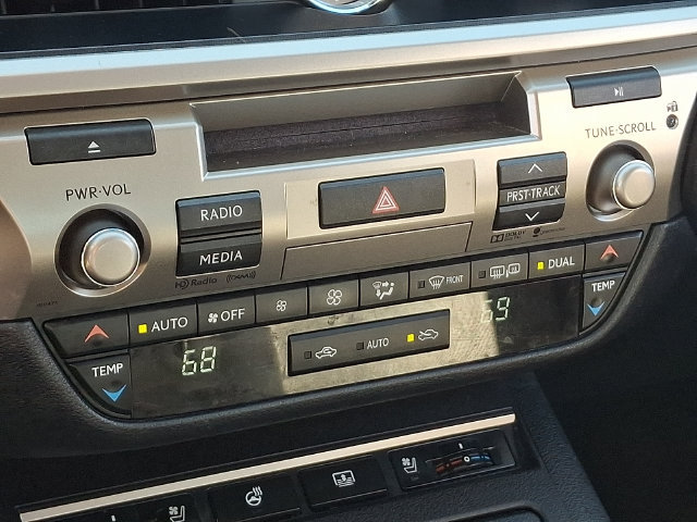 Used 2015 Lexus ES 350 w/ Luxury Package FWD image 16