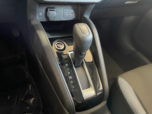 Used 2025 Nissan Versa SV image 39