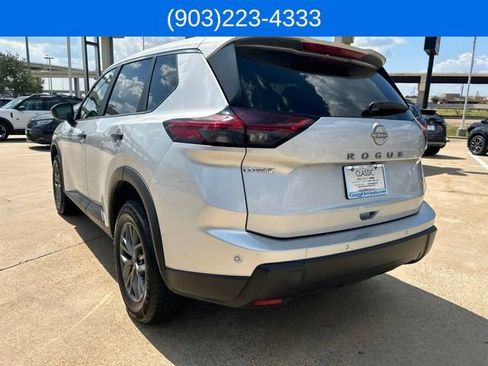 Used 2024 Nissan Rogue S FWD image 7