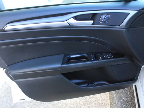 Used 2016 Ford Fusion Titanium image 12