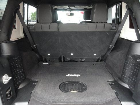 Used 2017 Jeep Wrangler Unlimited Rubicon w/ Dual Top Group AWD/4WD image 9