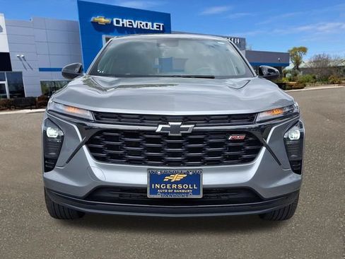 Used 2024 Chevrolet Trax RS FWD image 23