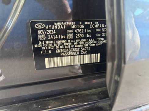 Used 2025 Genesis G70 2.5T image 29