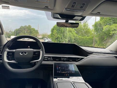 Certified 2025 INFINITI QX80 Pure AWD/4WD image 14