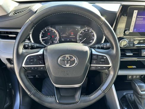 Used 2023 Toyota Highlander XLE image 21