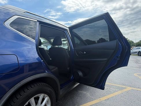 Used 2018 Nissan Rogue SV FWD image 37
