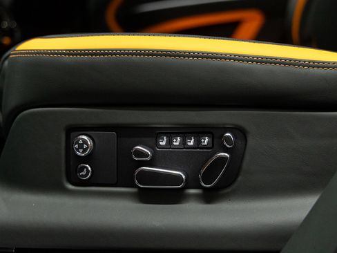 Used 2026 Bentley Bentayga Speed image 46