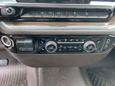 Used 2022 Chevrolet Silverado 1500 LT AWD/4WD image 30