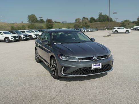 New 2025 Volkswagen Jetta SEL image 1