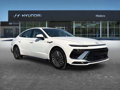Certified 2025 Hyundai Sonata SEL FWD image 3