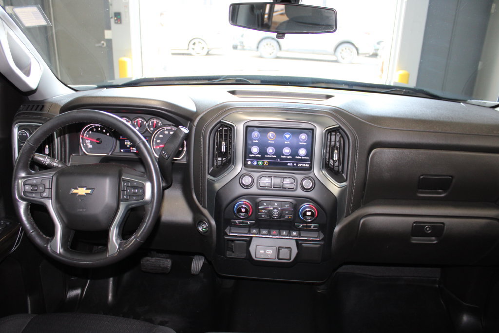 Used 2021 Chevrolet Silverado 1500 LT AWD/4WD image 11