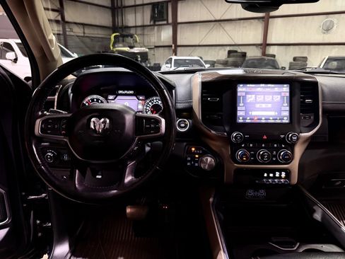 Used 2020 RAM 1500 Laramie AWD/4WD image 29