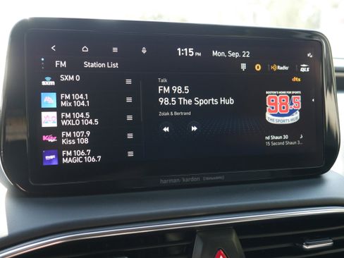 Used 2023 Hyundai Santa Fe SEL w/ Premium Package image 17