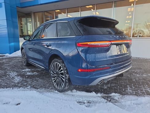 Used 2021 Lincoln Corsair Reserve w/ Equipment Group 201A image 3