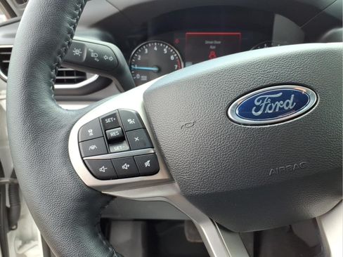 Used 2024 Ford Explorer XLT w/ Equipment Group 202A AWD/4WD image 15