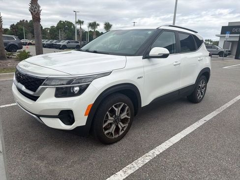 Used 2022 Kia Seltos EX image 1