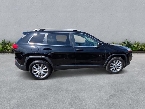 Used 2018 Jeep Cherokee Limited AWD/4WD image 7