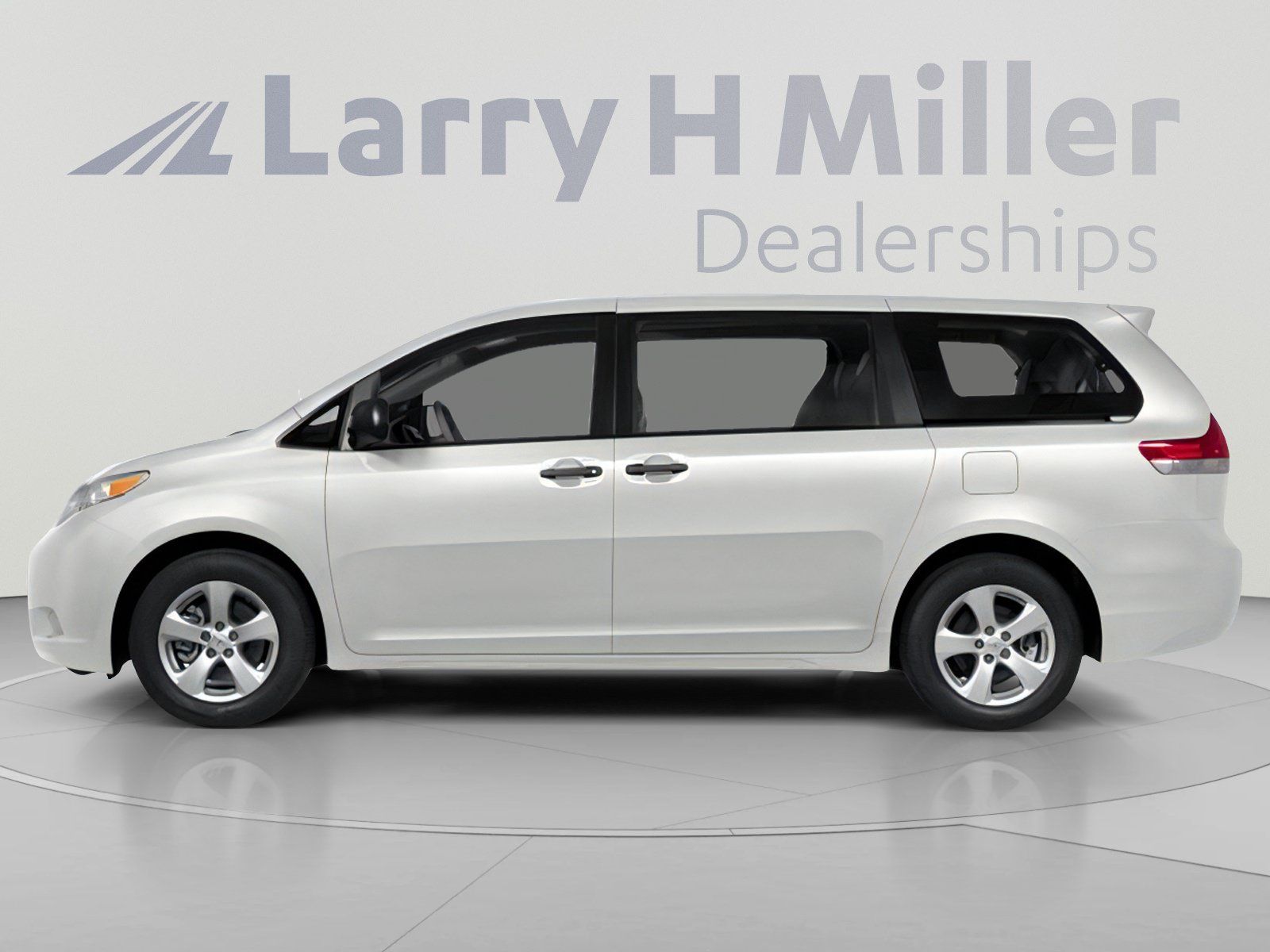 Used 2014 Toyota Sienna LE FWD image 3
