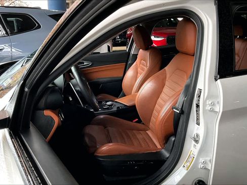 Used 2018 Alfa Romeo Giulia Ti Sport w/ Quick Order Package 22U Sport image 7