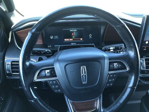 Used 2023 Lincoln Navigator Reserve AWD/4WD image 17