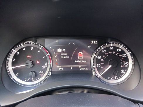 Used 2023 Toyota Highlander L image 18