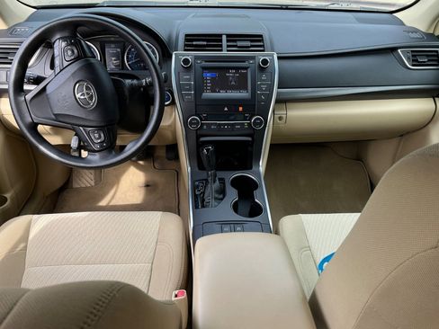 Used 2016 Toyota Camry LE image 8