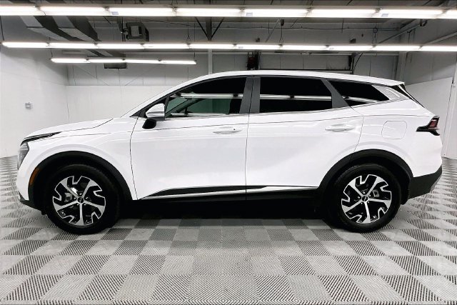 Used 2024 Kia Sportage EX FWD image 13