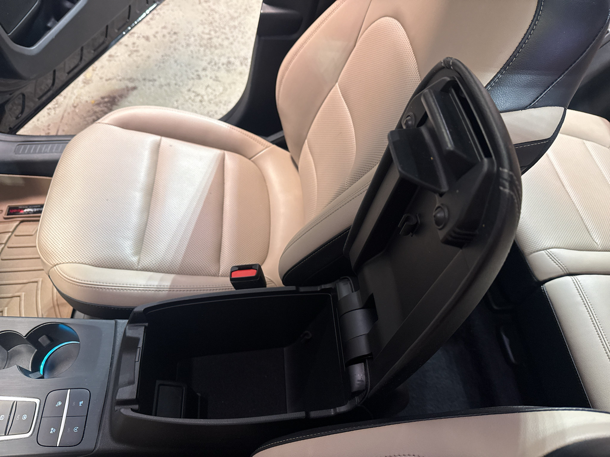 Used 2021 Ford Escape Titanium AWD/4WD image 21